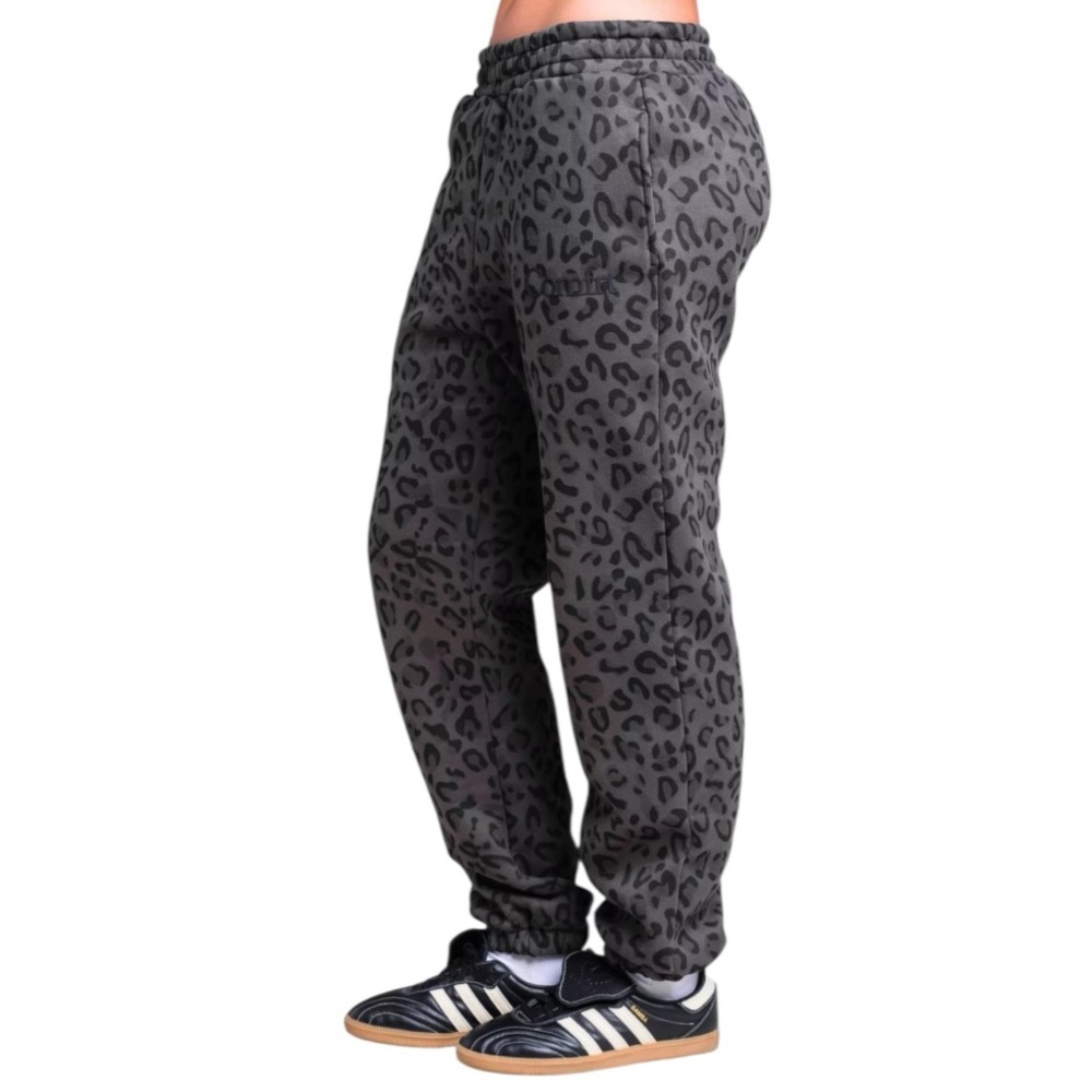 NWT COMFRT Minimalist Panther Joggers Kid’s Size XL (Women’s Size XS/Small)